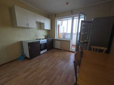 Продам однокімнатну квартиру район Позняки вул. Урлівська 34