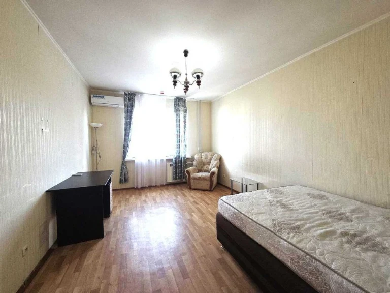One-room apartment for sale, Poznyaki district, Urlivska street 34