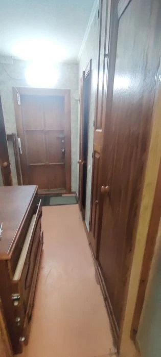 Продаётся 1 комн. квартира ул.Лазурная 40