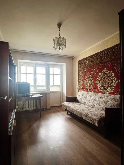 Продаю 2-кімнатну квартиру в Лісках, вул. Є. Логінова.ц6