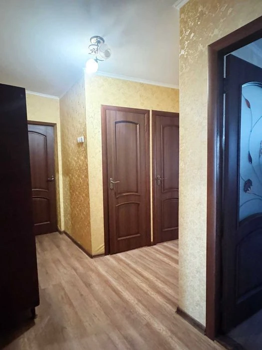 Продаю 2-кімнатну квартиру в Лісках, вул. Є. Логінова.ц6