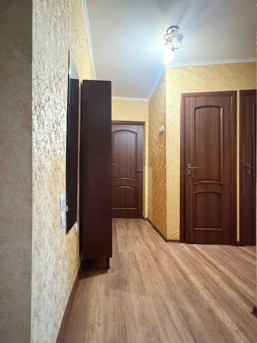 Продаю 2-кімнатну квартиру в Лісках, вул. Є. Логінова.ц6