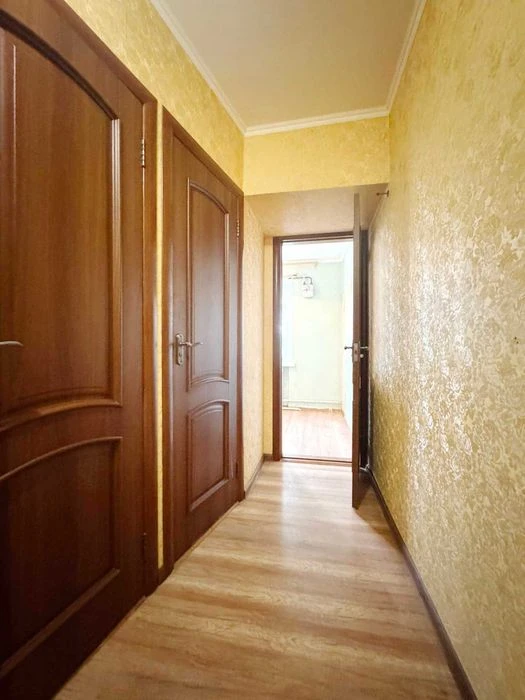 Продаю 2-кімнатну квартиру в Лісках, вул. Є. Логінова.ц6