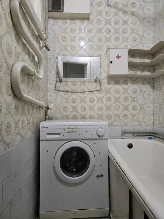 Продам затишну 2-кімнатну квартиру в цегляному будинку, райо