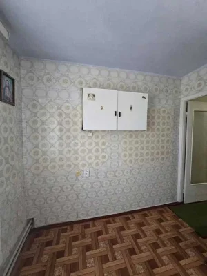 Продам затишну 2-кімнатну квартиру в цегляному будинку, райо