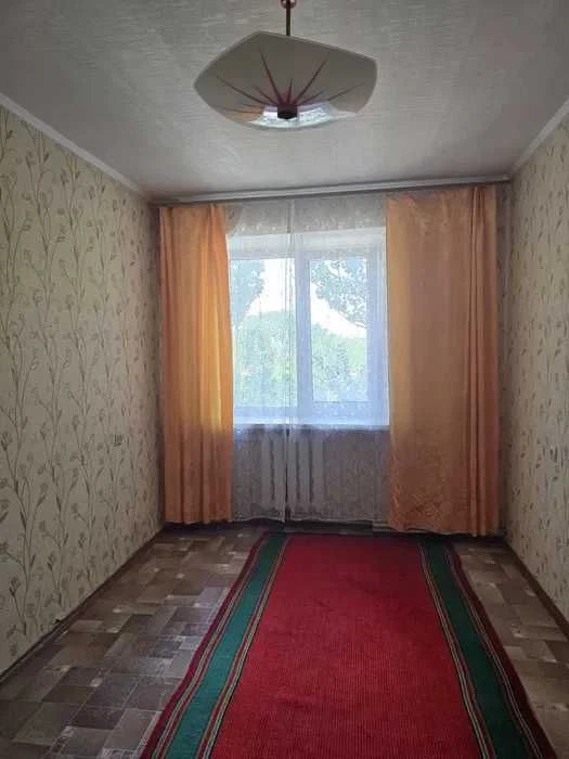 Продам затишну 2-кімнатну квартиру в цегляному будинку, райо