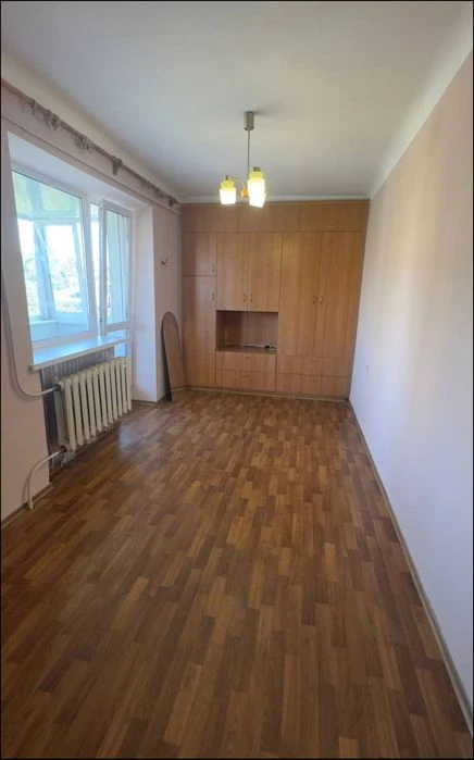 Продам 4 кімнатну квартиру в самому центрі  вул. Шевченка/ Г