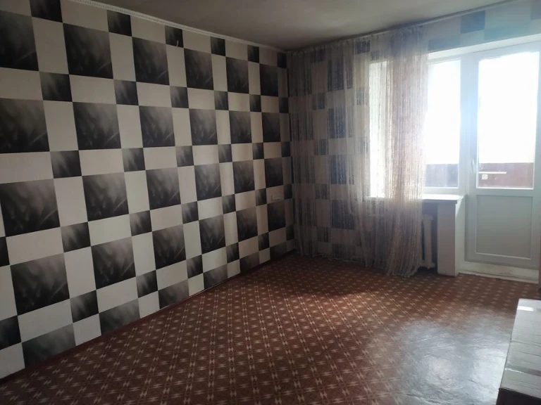 Продаю 2к/7/9 р-н рынка Колос