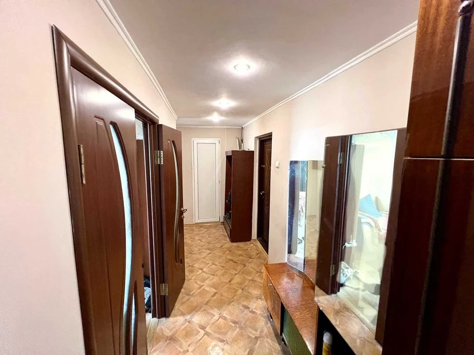 Продається простора 2-кімнатна квартира, чешка, 50м2, Корабе