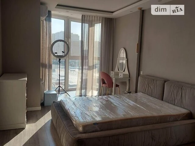 Modern 1-room apartment for sale, Dragomanova 2nd district.