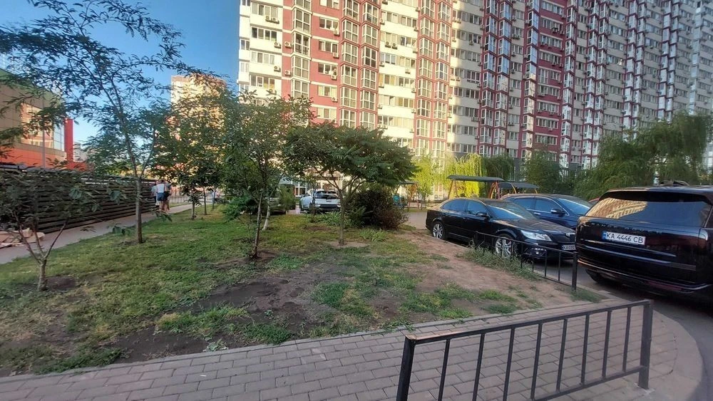 Modern 1-room apartment for sale, Dragomanova 2nd district.