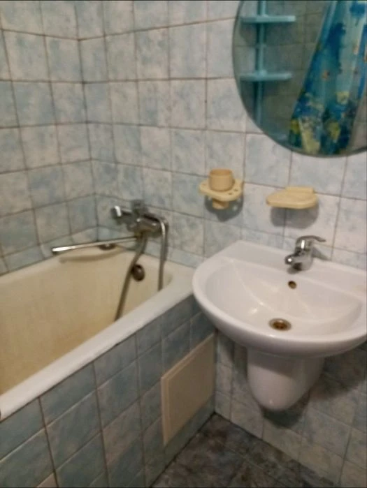 Продаж 2х кімнатної квартири Космонавтів
