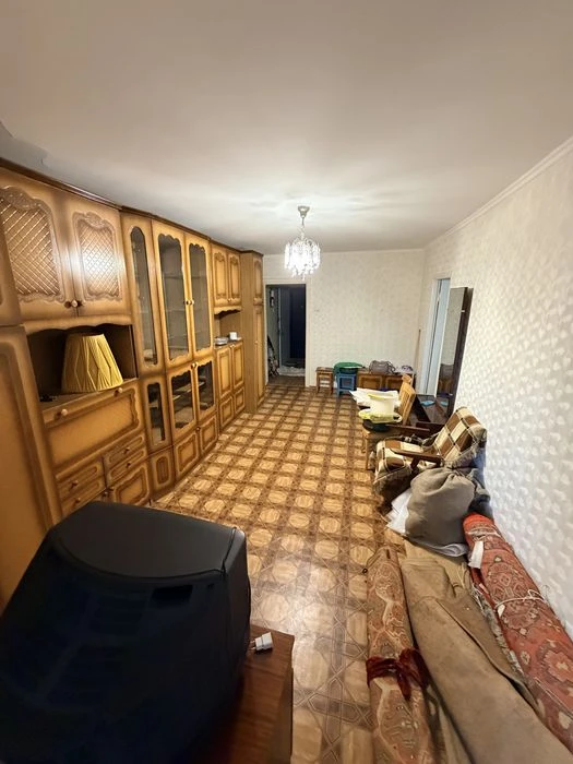 Продаж 2-х кім квартири 2/5 площа Перемоги