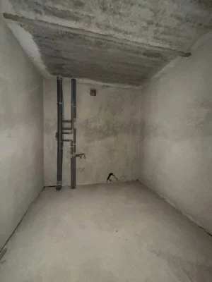 Продаю 3-кімнатну квартиру, Водопровідна 34, на розі пр-ту Ц