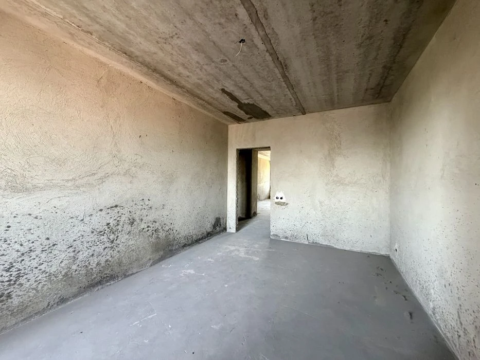 Продаю 3-кімнатну квартиру, Водопровідна 34, на розі пр-ту Ц