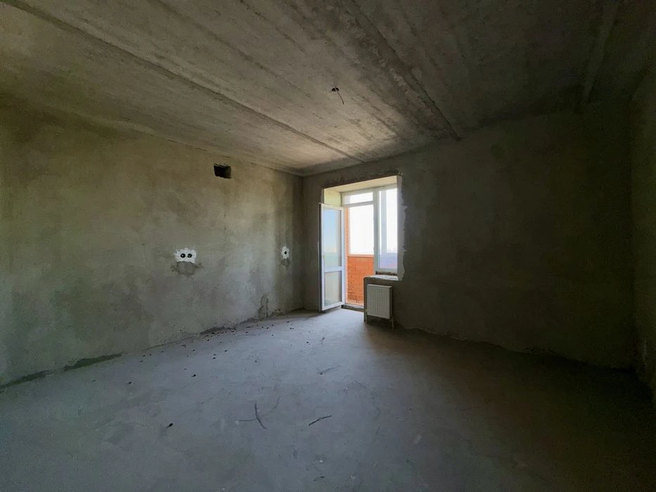 Продаю 3-кімнатну квартиру, Водопровідна 34, на розі пр-ту Ц
