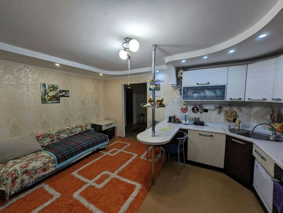 Продажа 2-х к. квартиры на 2 этаже в Корабельном районе
