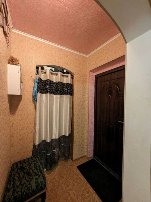 Продажа 2-х к. квартиры на 2 этаже в Корабельном районе