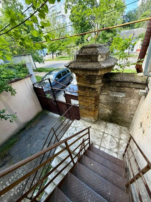 Продаю 2-кімнатну квартиру, Центр, Вадима Благовісного \ Шне