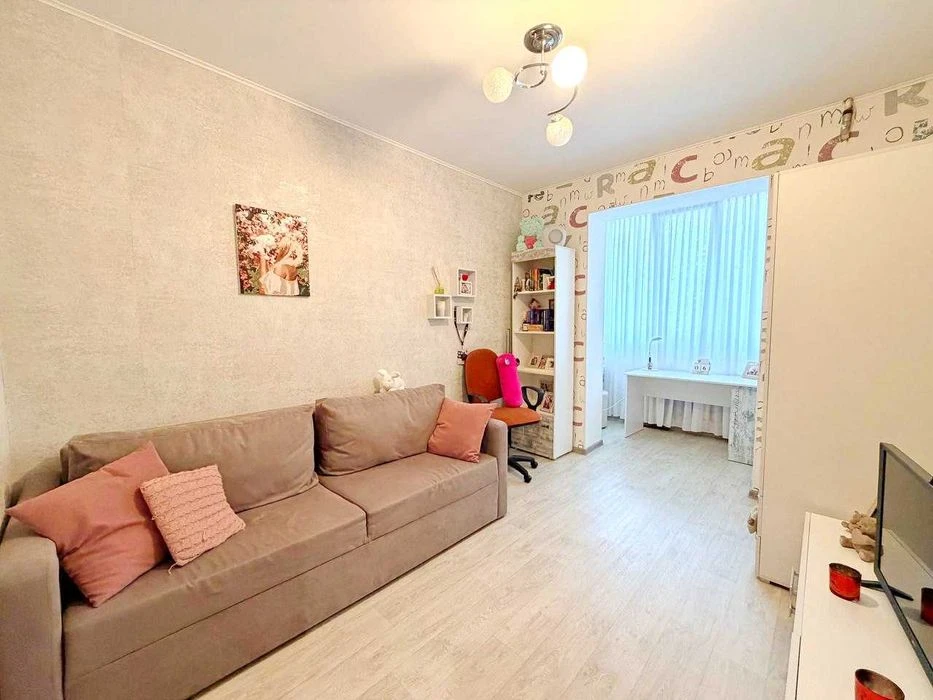 Продаж 2к квартири з новим ремонтом! Роздільні кімнати.  Дер