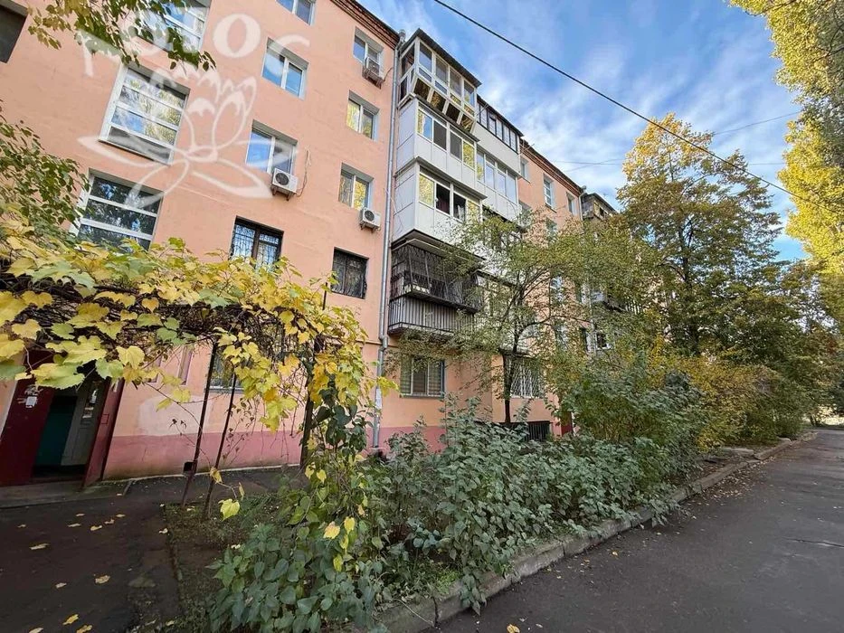 Продаю однокімнатну квартиру. Громадянська. Район ТЦ КІТ