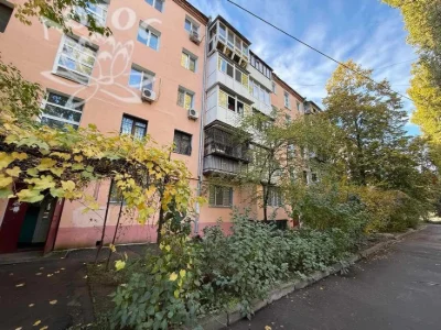Продаю однокімнатну квартиру. Громадянська. Район ТЦ КІТ
