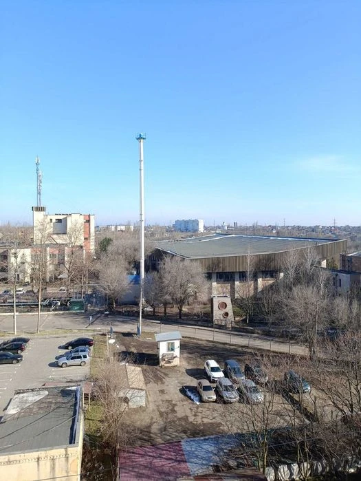 Продам крупногабаритную однокомнатную квартиру в Корабельном