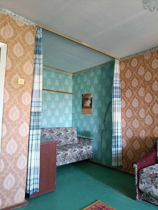 Продам крупногабаритную однокомнатную квартиру в Корабельном