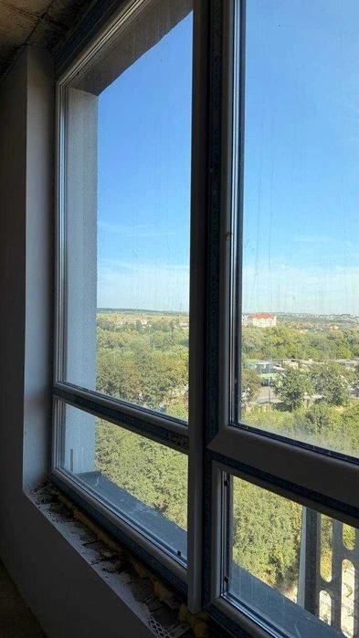 Простора 1 кім. квартира 46м2 поруч Міського Озера в ЖК "Man