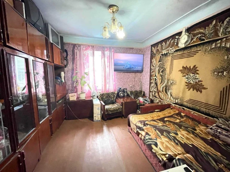 Продаю двокімнатну квартиру на землі. Район ЛШМД.  Жилкоп