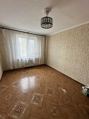 Продам 3кімнатну квартиру на Площі Перемоги
