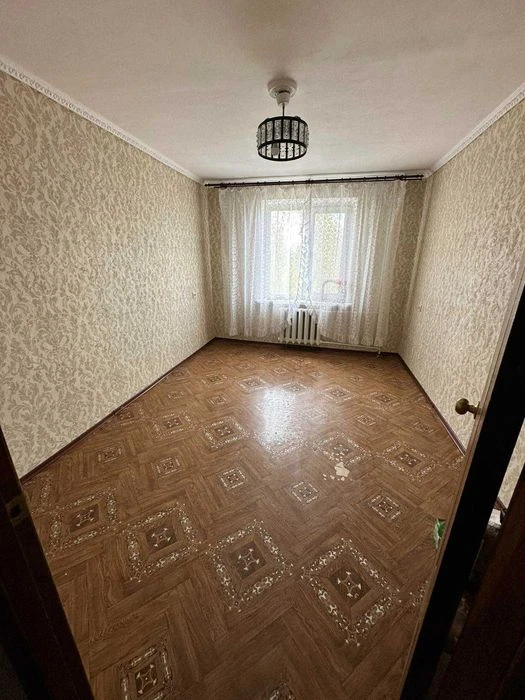 Продам 3кімнатну квартиру на Площі Перемоги