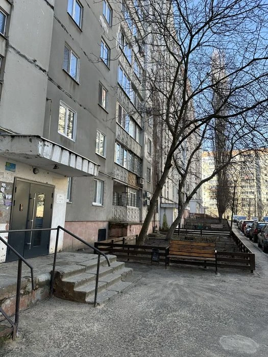 Продам 2-х комнатную квартиру на Херсонском Шоссе, район "Эк