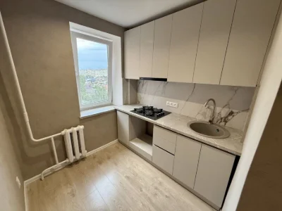 Продаж 1 кімнатної квартири вул.Соборна 275