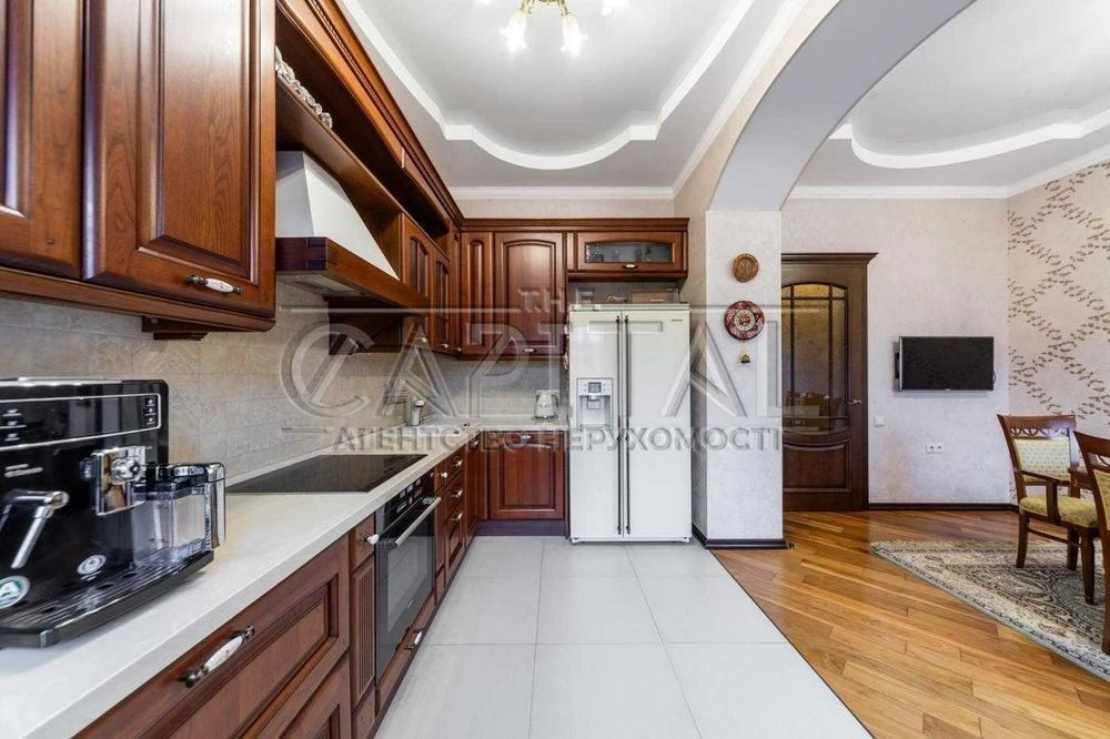 For sale: 3 rooms, 122 m2, st. Дмитриевская Кирпичный Дом 5th floor