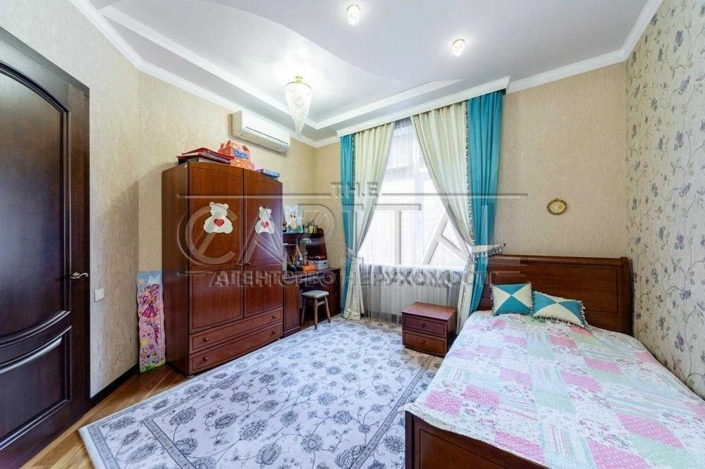 For sale: 3 rooms, 122 m2, st. Дмитриевская Кирпичный Дом 5th floor
