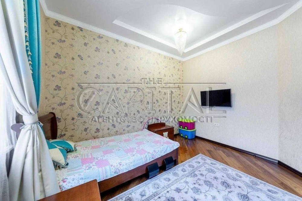 For sale: 3 rooms, 122 m2, st. Дмитриевская Кирпичный Дом 5th floor