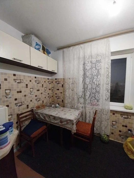 Продам 3х ком. кв 68 м. кв. Чешка. 9/10 этаж, Район Космос-ш