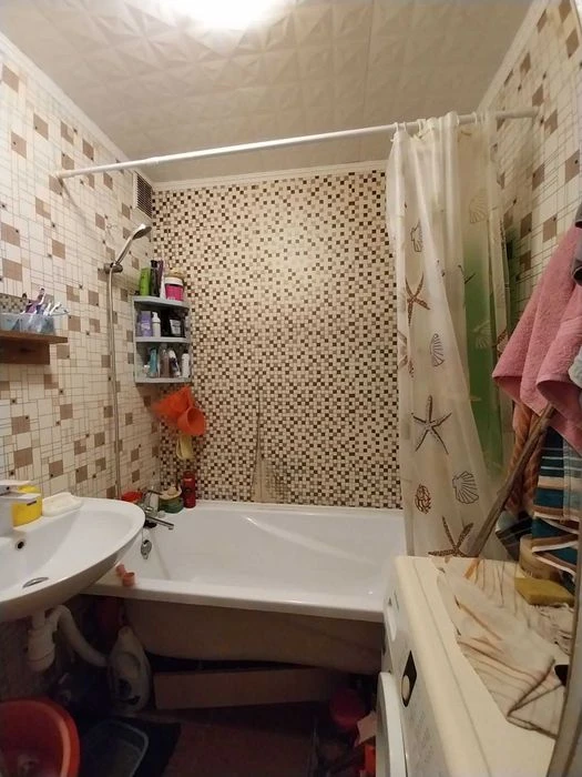 Продам 3х ком. кв 68 м. кв. Чешка. 9/10 этаж, Район Космос-ш