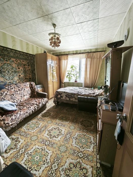 Продаю 2 кімнатну квартиру. Площа Перемоги терміново!!