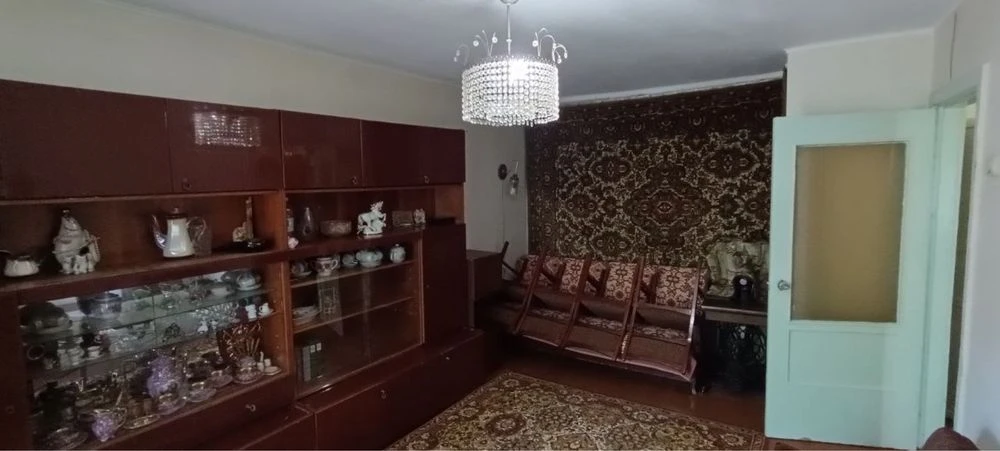 Продаж 1 кім кв Вул Олега Бедзая - Третя слобідсіка .