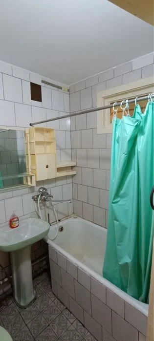 Продаж 1 кім кв Вул Олега Бедзая - Третя слобідсіка .