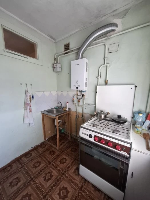 Продаж 2 кім квартири. Космонавтів