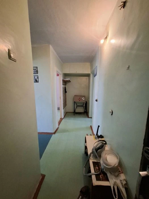 Продаж 2 кім квартири. Космонавтів