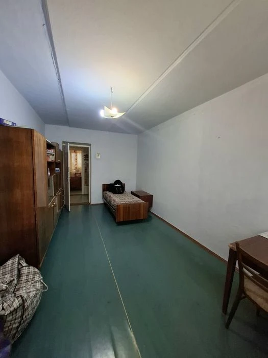 Продаж 2 кім квартири. Космонавтів