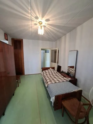 Продаж 2 кім квартири. Космонавтів