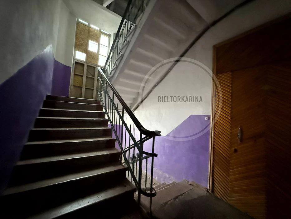 Садова/Погранична продаж 2к квартири з ремонтом в сталінці