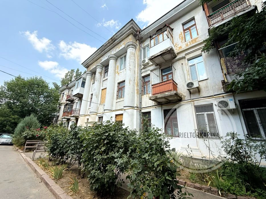 Садова/Погранична продаж 2к квартири з ремонтом в сталінці