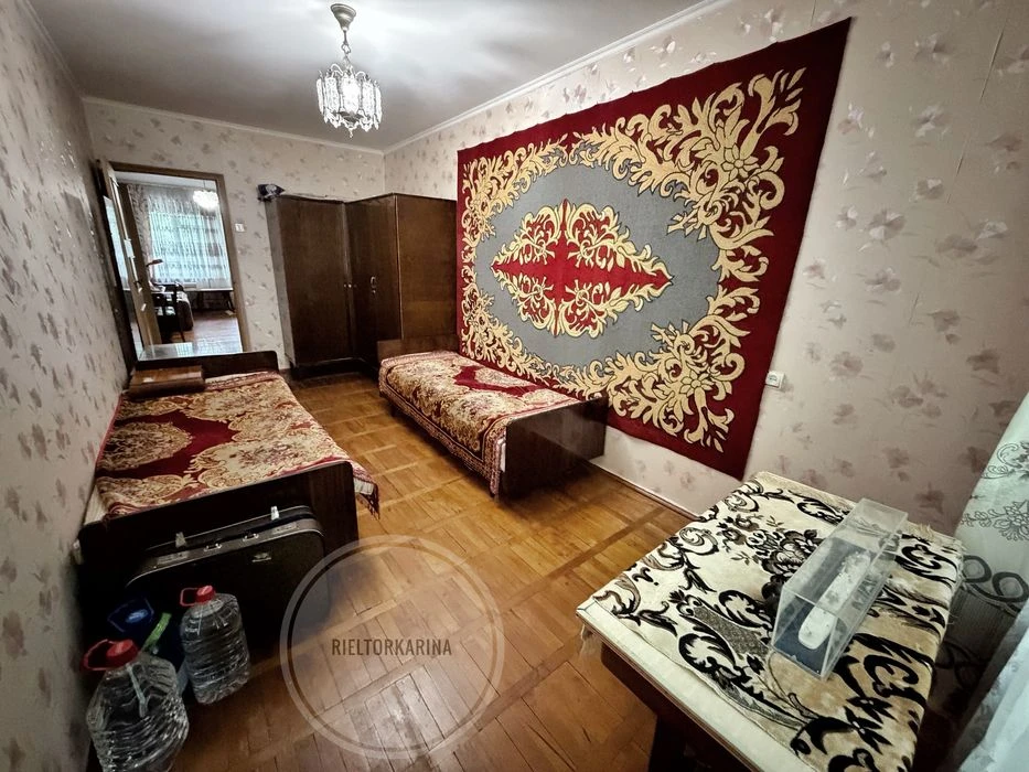 Яхт клуб/Бугський бульвар 2к квартира на 2 поверсі з 5. Серт