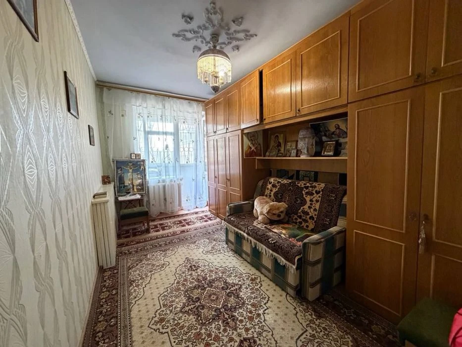 3 кім квартири в цегляному будинку в Корабельному районі